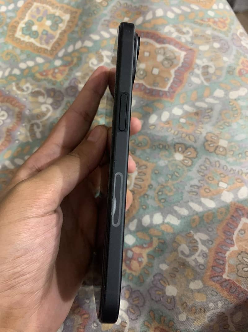 Apple iPhone 15 4