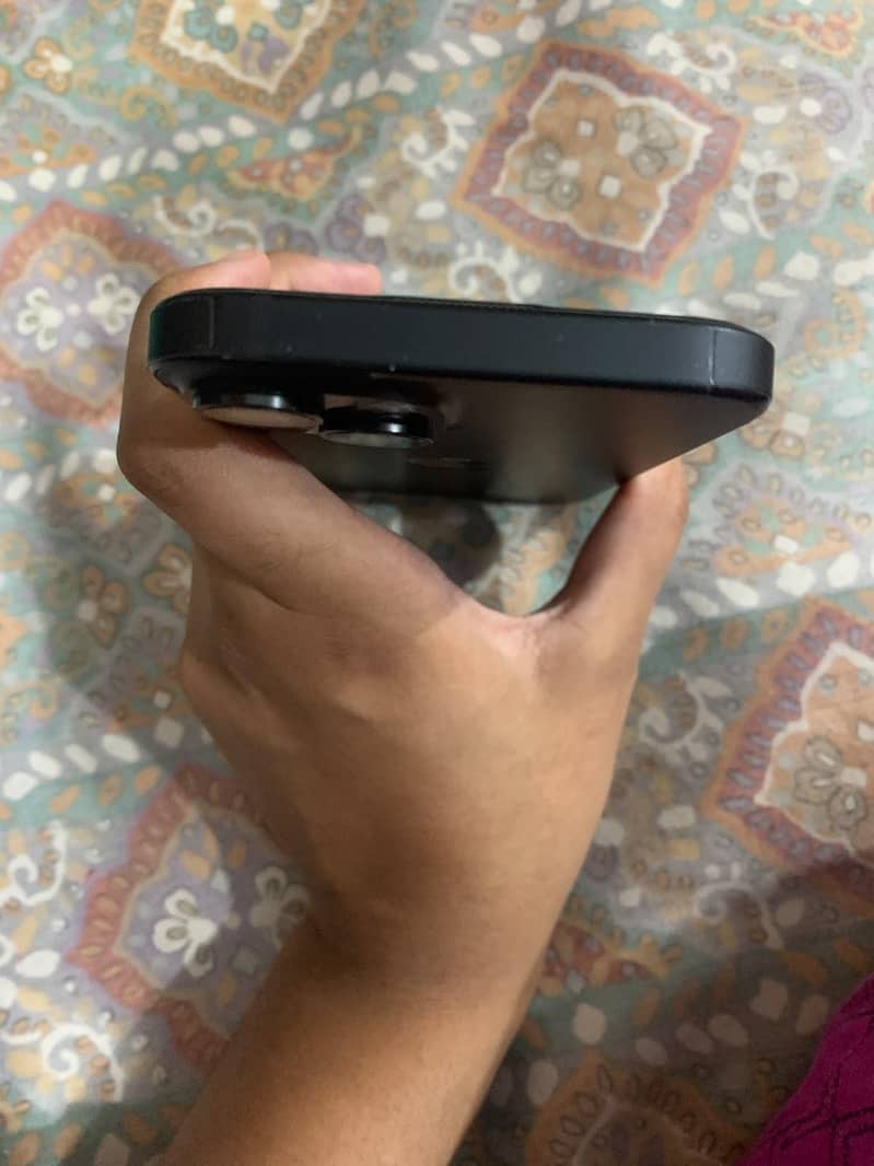 Apple iPhone 15 5