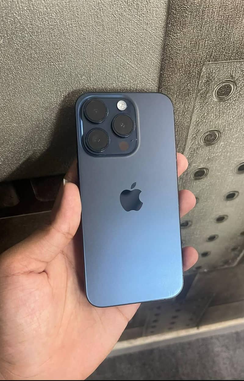 Apple iPhone 15 Pro 0