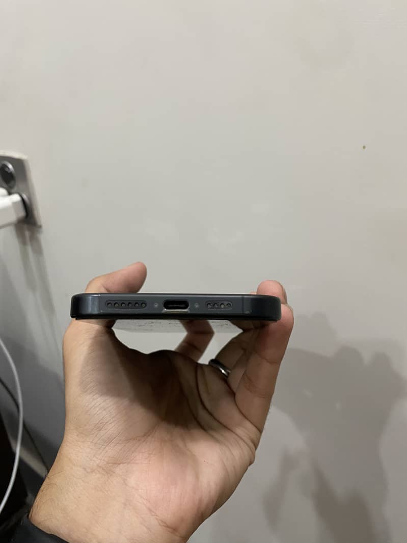 Apple iPhone 15 Pro Max 1