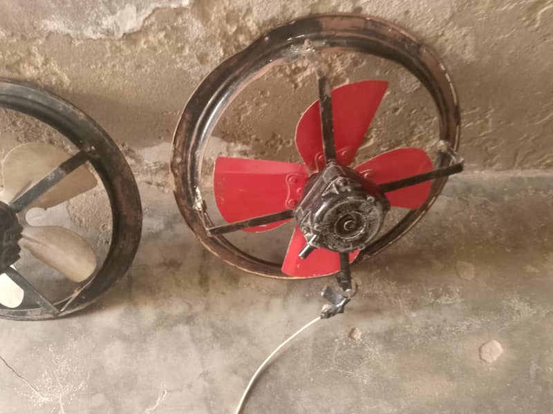 2 fans 1