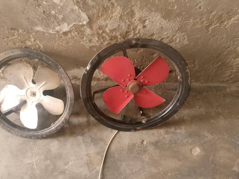 2 fans 3