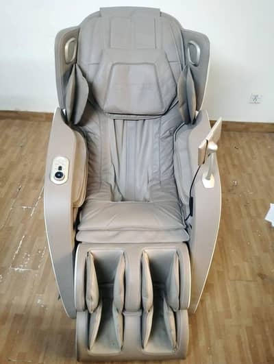 JC Buckman ReviveUs 3D Massage Chair