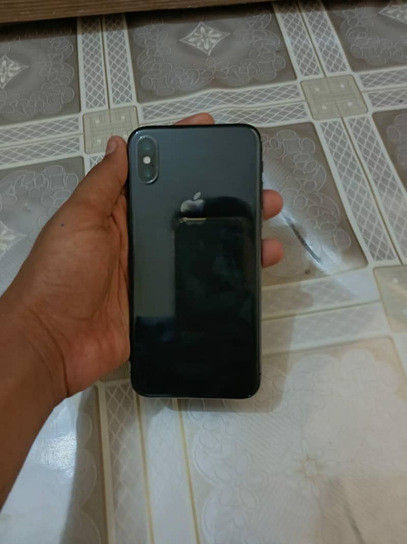 Apple iPhone X 4