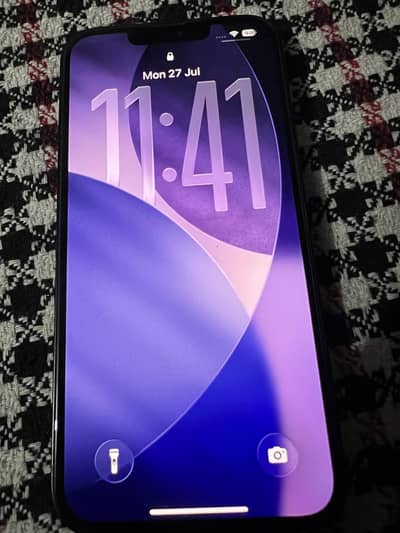 Apple iPhone 13