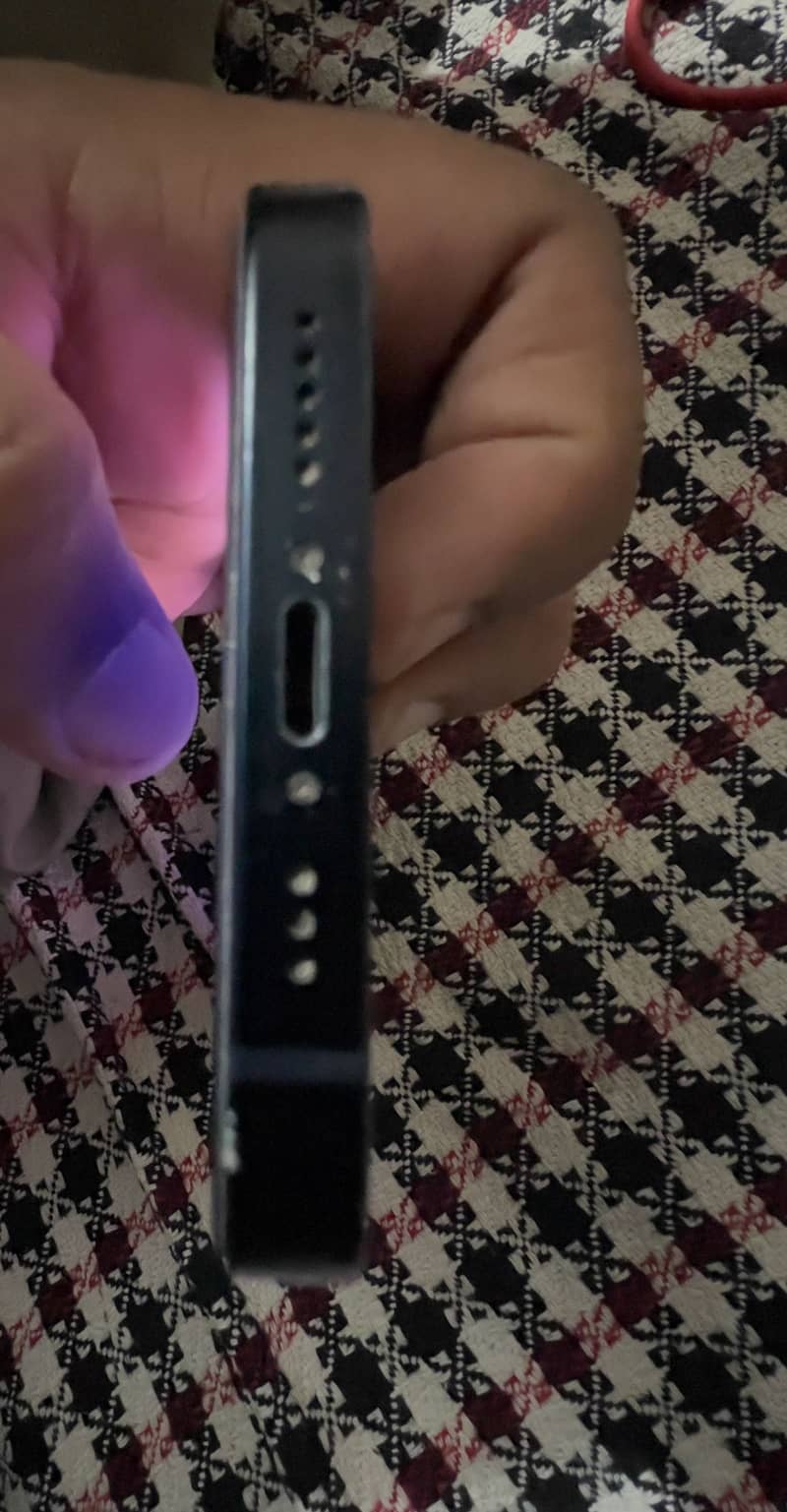 Apple iPhone 13 2