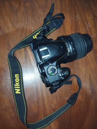 Nikon D3200 10/10 like new (fix price)