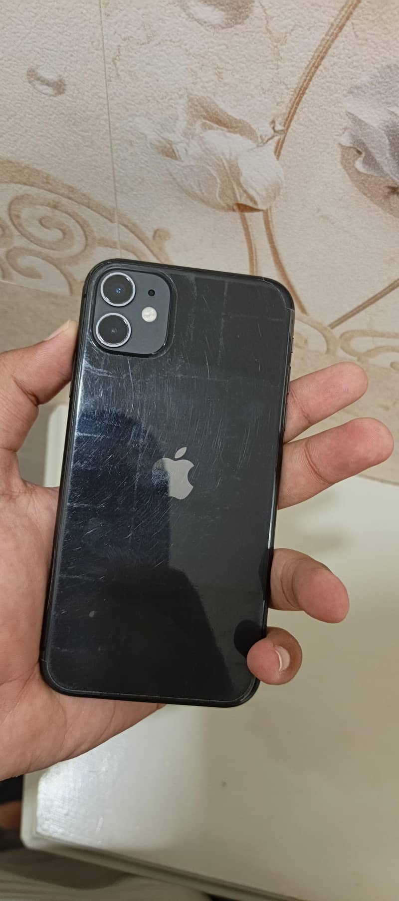 Apple iPhone 11 4
