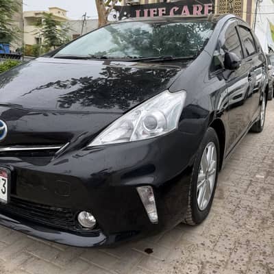 Toyota Prius Alpha 2012