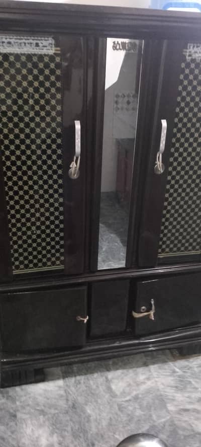 safe Almari very good consition almost 2 year use