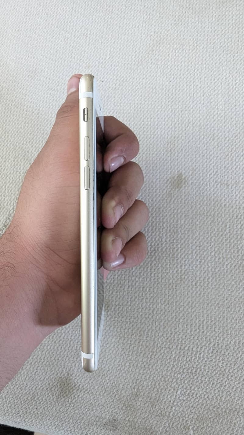 Apple iPhone 7 3