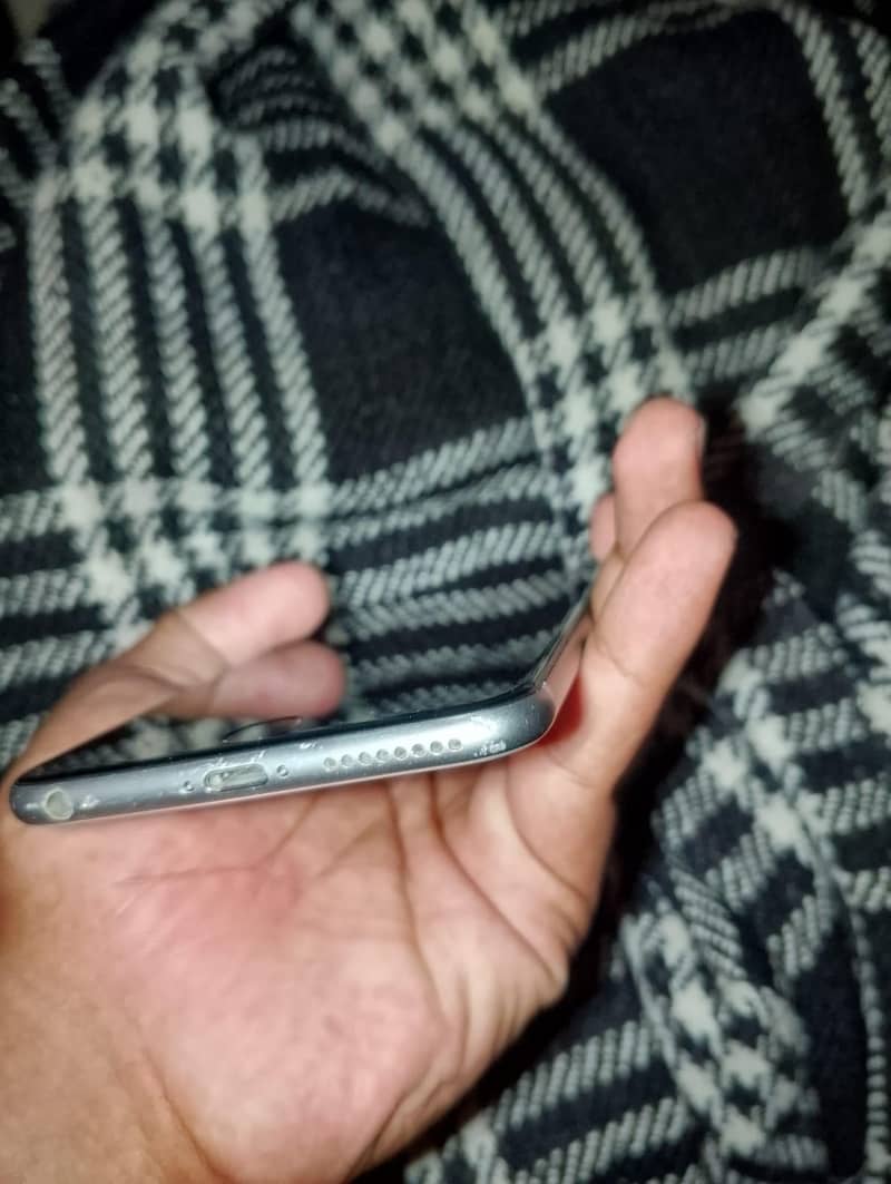 Apple iPhone 6 Plus (read description) 7