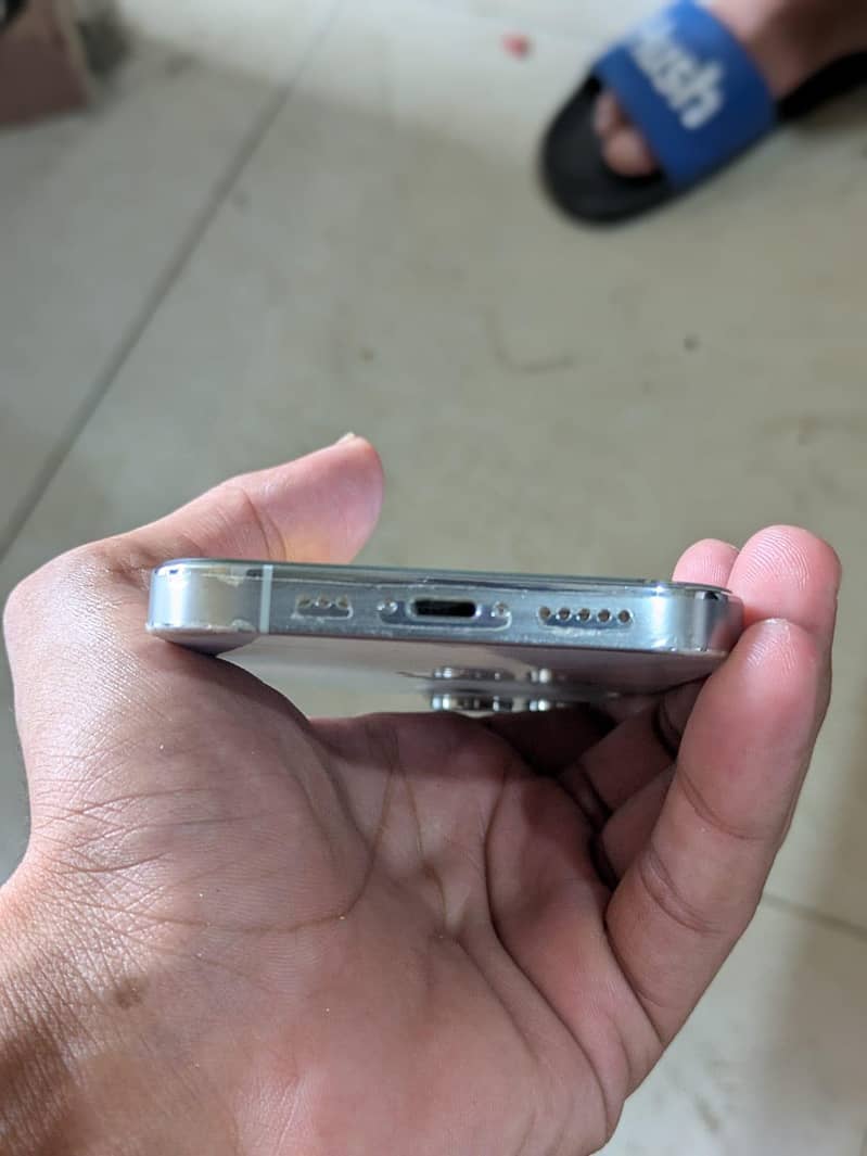 iphone 14 pro 2