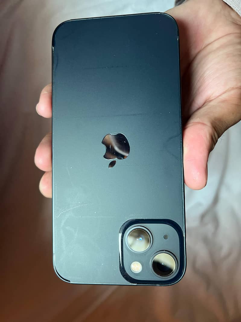 Apple iPhone 13 4