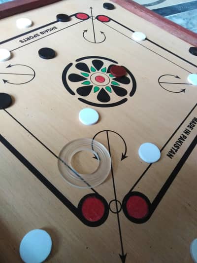 Carrom bord