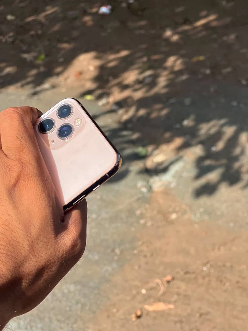 Apple iPhone 11 Pro 1