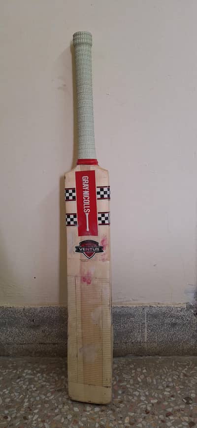 Kashmir Willow Bat  . . . . Fully knocked . . .  Market Price 12k