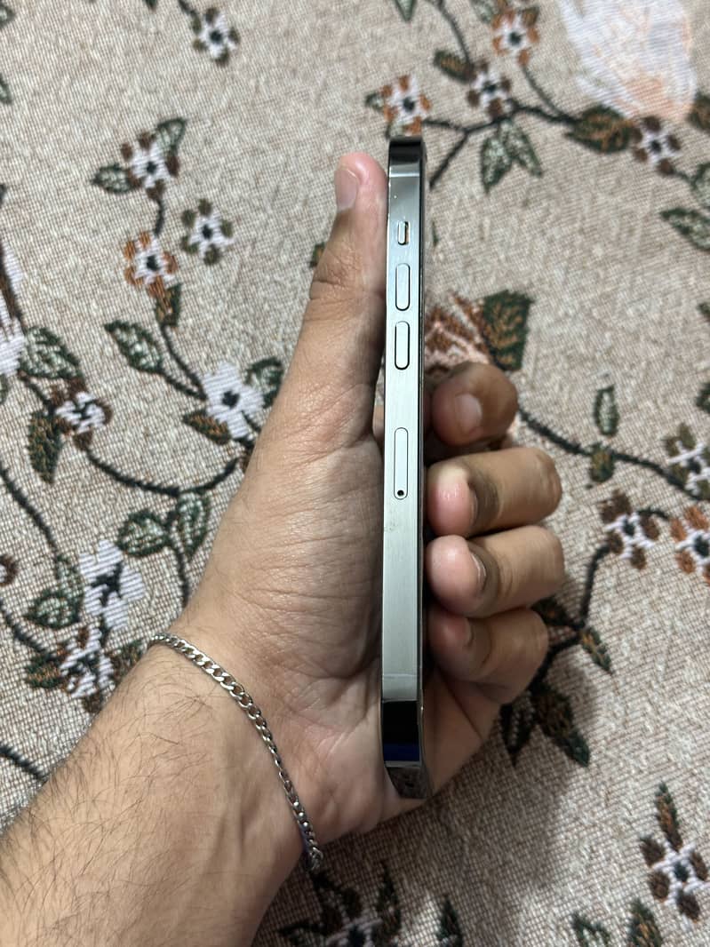 Apple iPhone 14 Pro 3