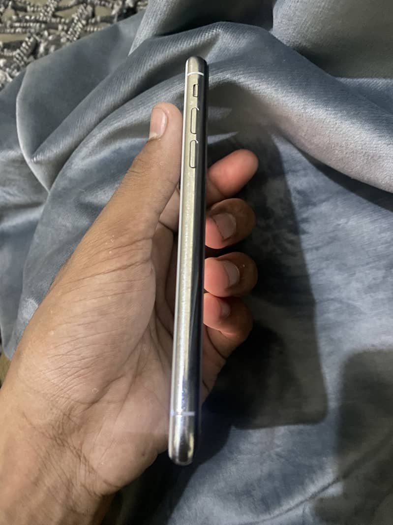 Apple iPhone X 2