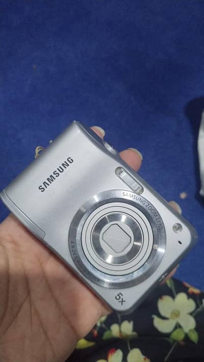 Samsung ES28 Digital Camera