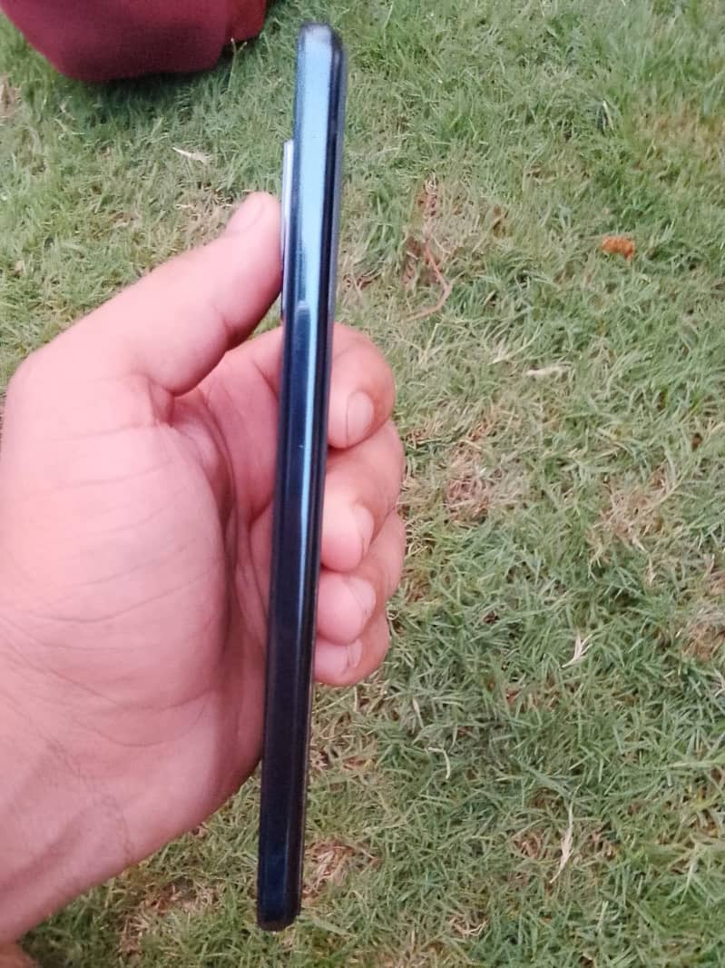 Vivo V21 1