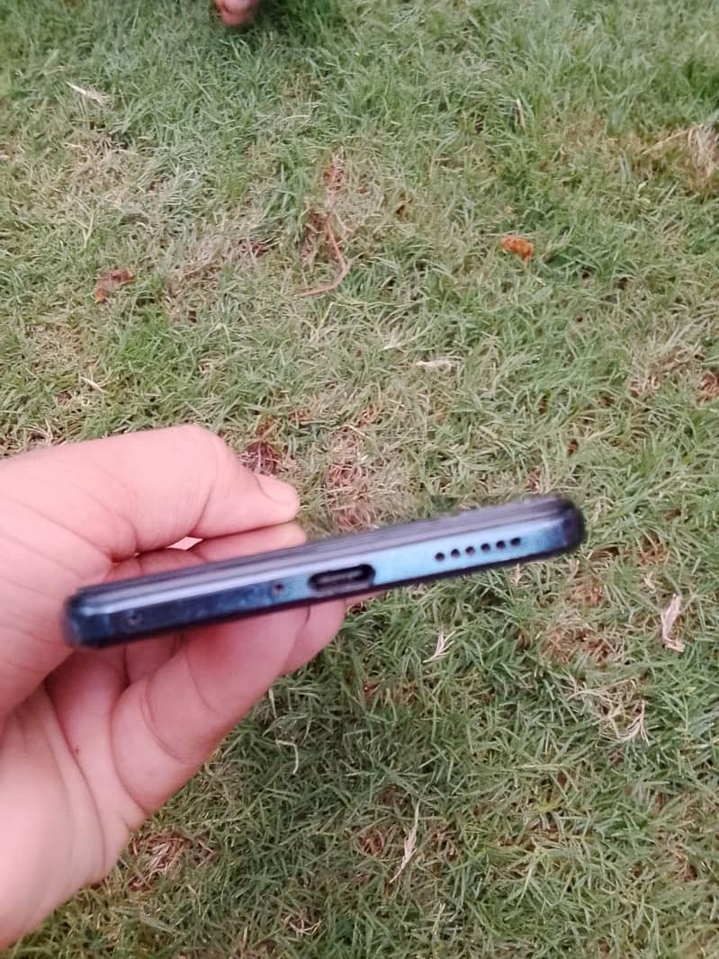 Vivo V21 3