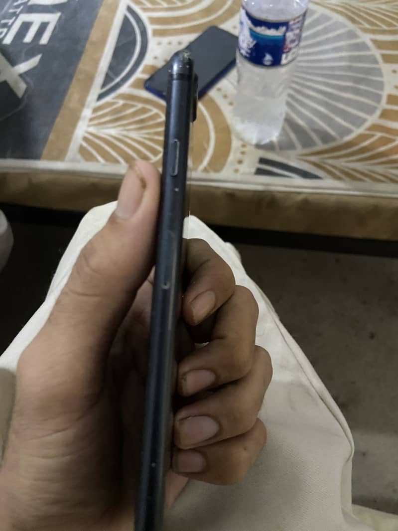 Apple iPhone 7 Plus 1