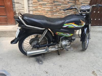bike for sale 100cc yamha . 03144183994. copy file coplite
