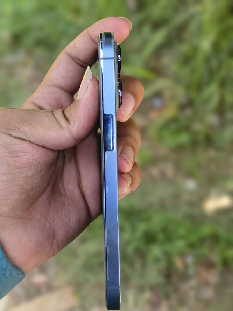 Apple iPhone 13 Pro 1