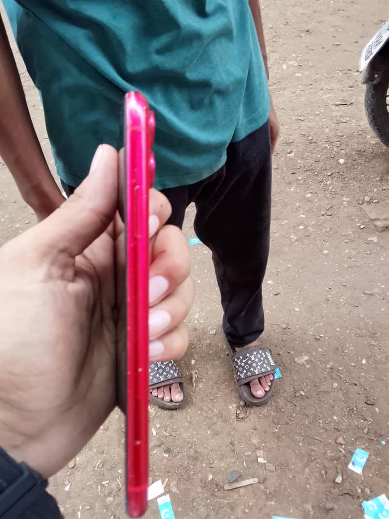 Apple iPhone 11 4