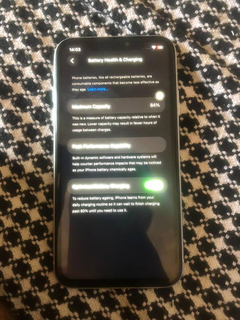 Apple iPhone 11 4