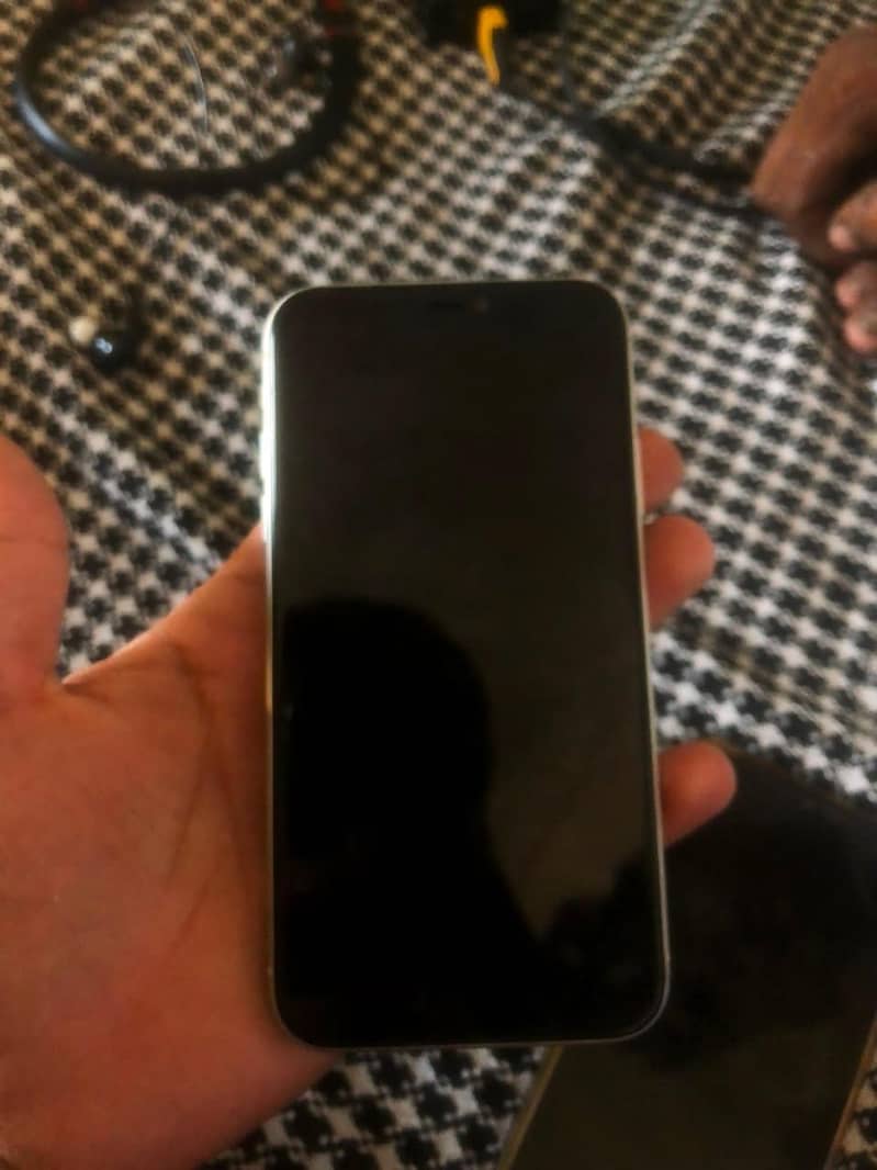 Apple iPhone 11 10