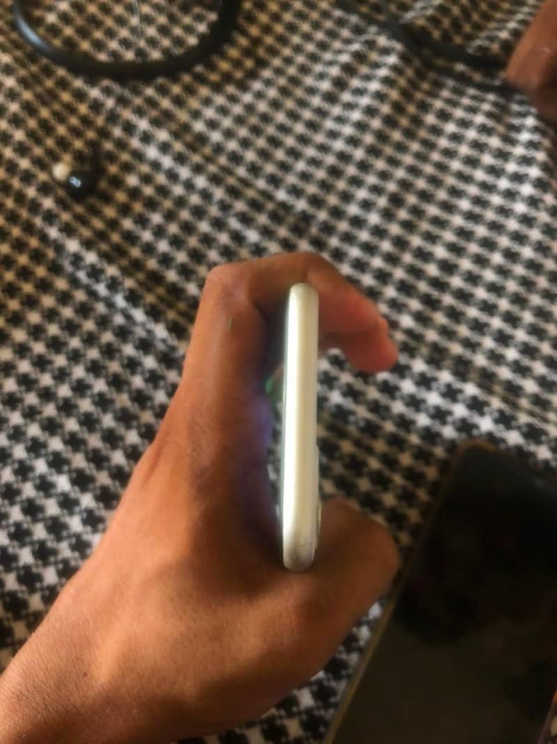 Apple iPhone 11 11