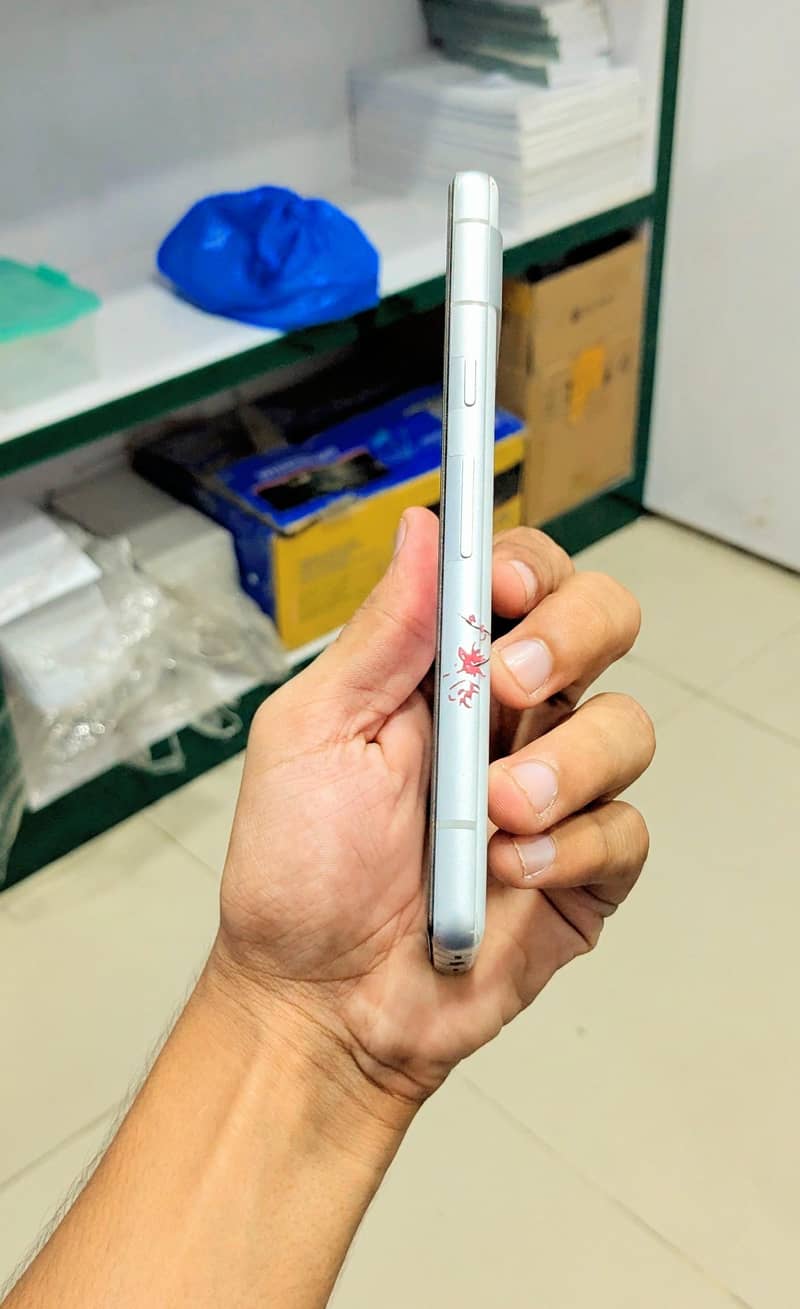 Google Pixel 7a 1