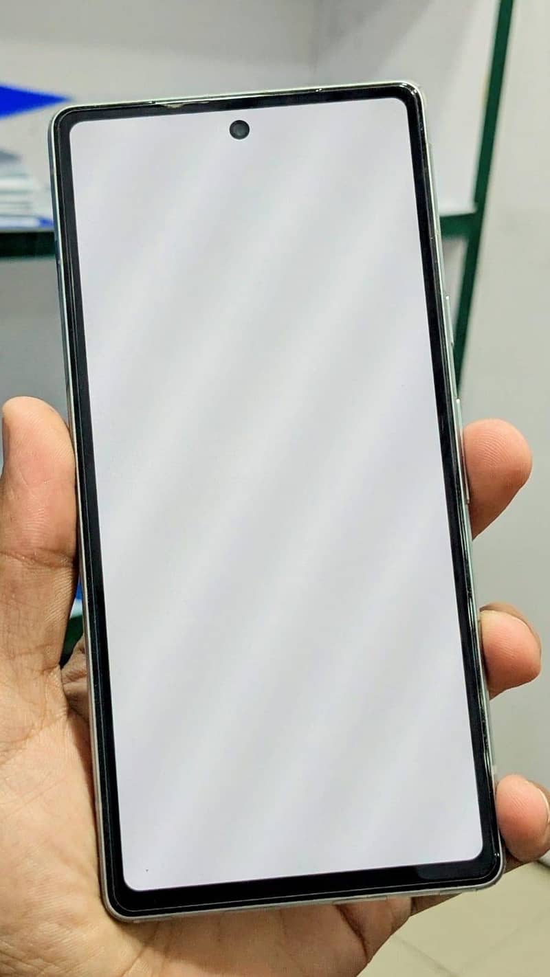 Google Pixel 7a 5