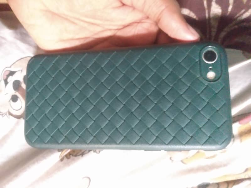 Apple iPhone 7 2