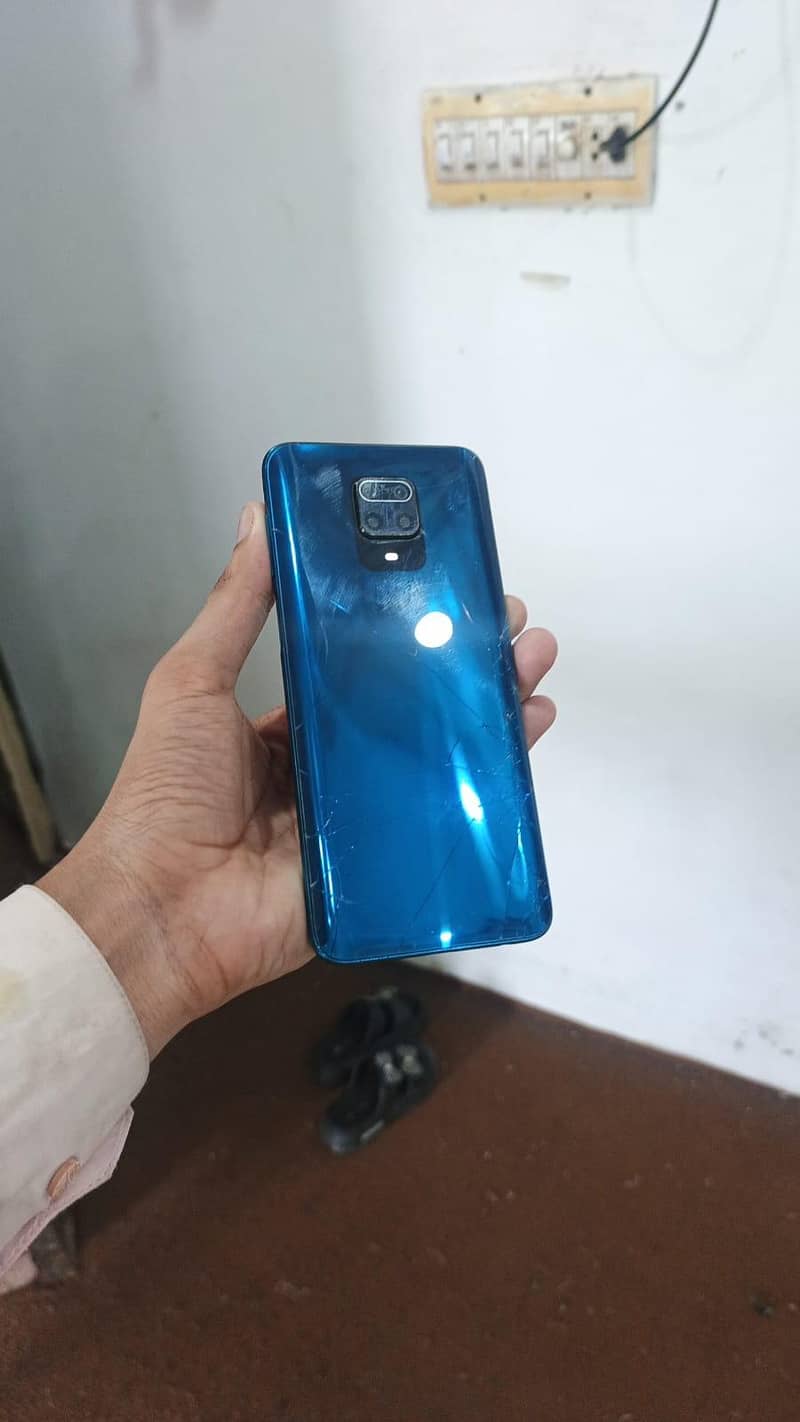 Xiaomi Redmi Note 9S 1