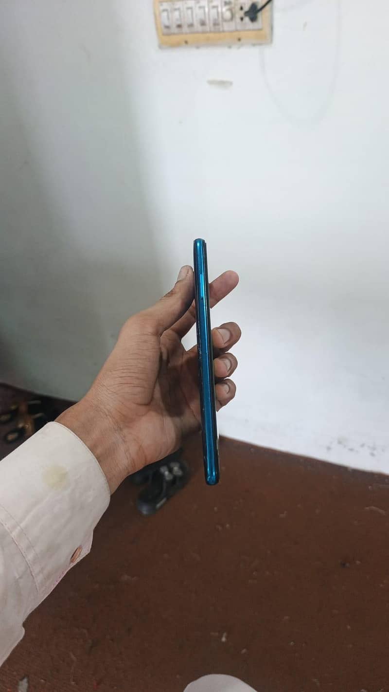 Xiaomi Redmi Note 9S 3