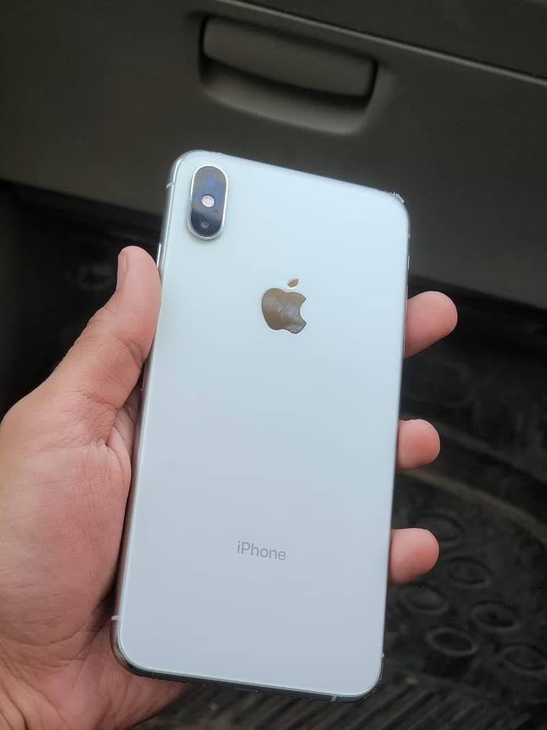IPhoneXsMax 1