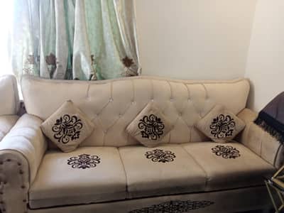 Six Seater Sofa Set || Slightly Used || Condition 8/10
