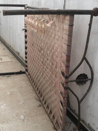 Iron charpaee/bed (used)