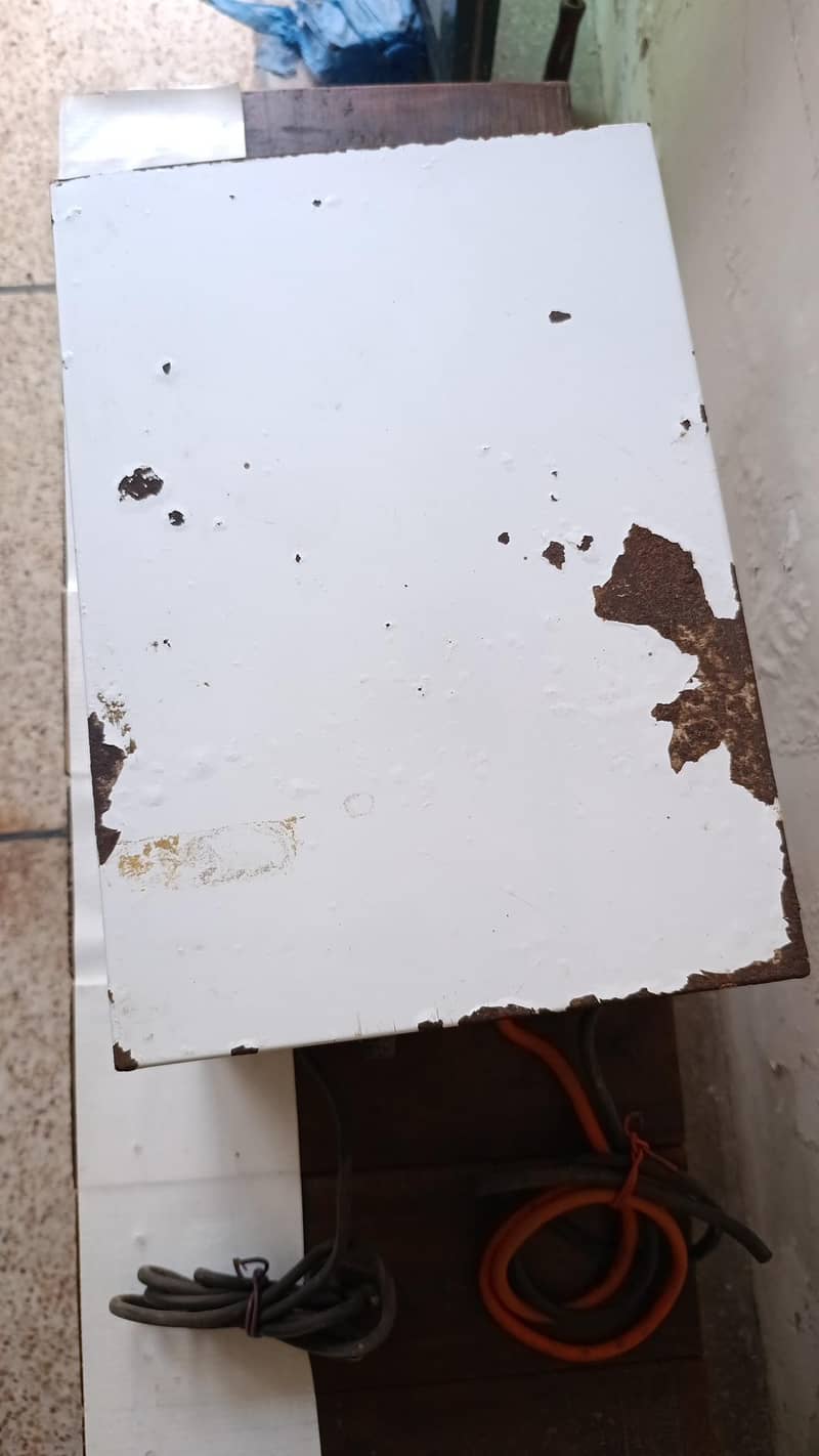 ups good condition 3