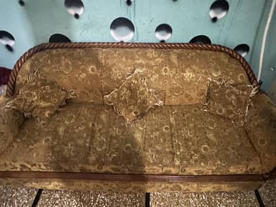 Sofa set 6 seater good condition home used