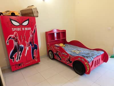 Kids bed and wardrobe plus study table