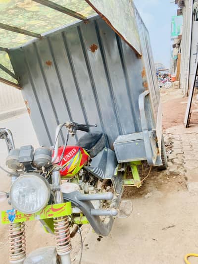 United Loader cabin riksha 150cc Adha kat kar loader bnta hai…….