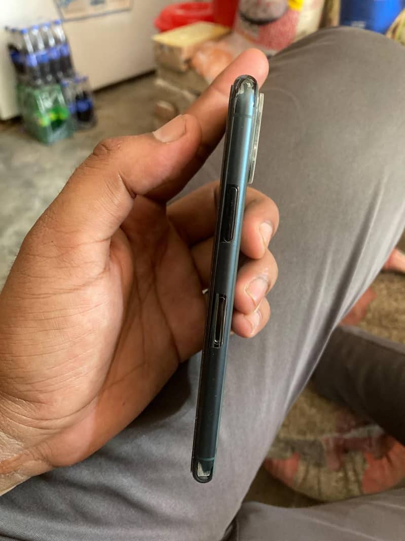 Apple iPhone 11 Pro 2