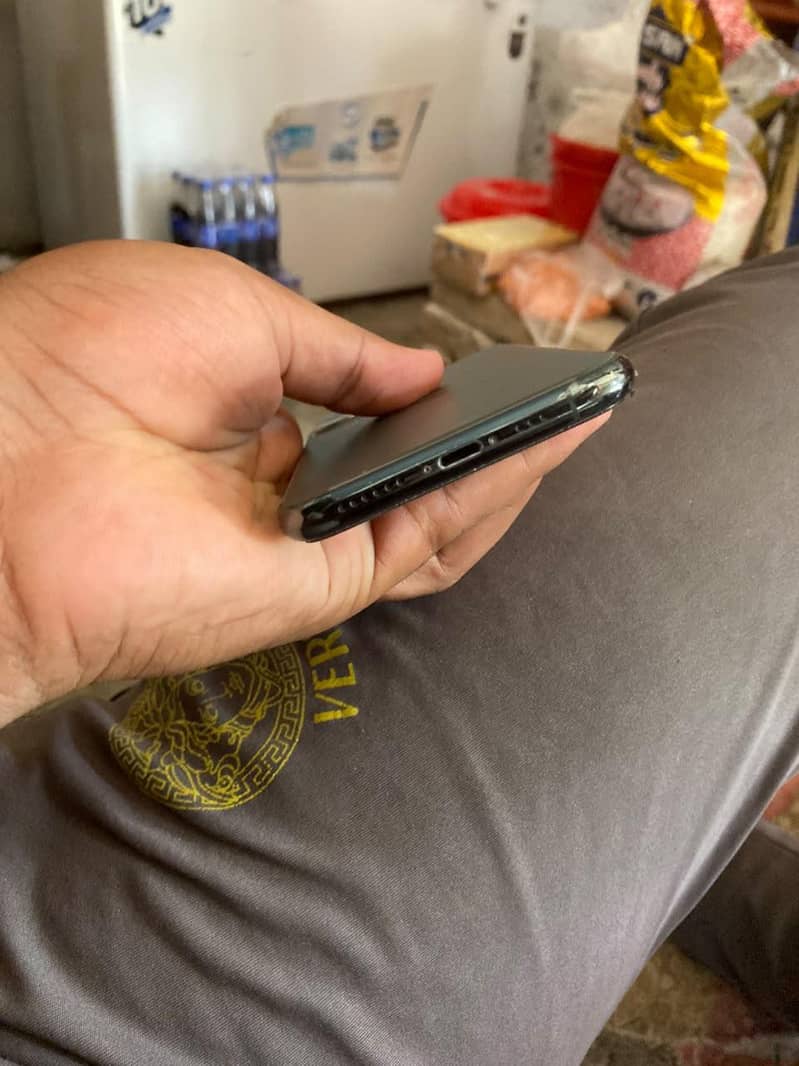 Apple iPhone 11 Pro 5