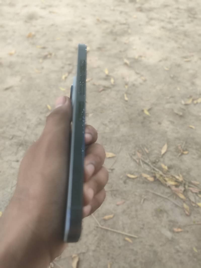 Apple iPhone 13 Pro Max 0