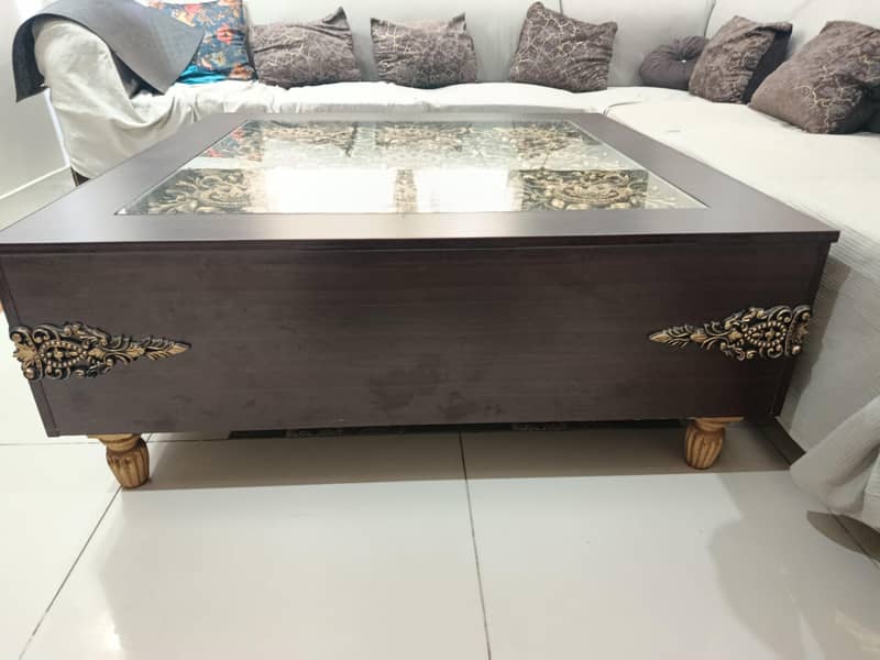centre Table in good condition 2