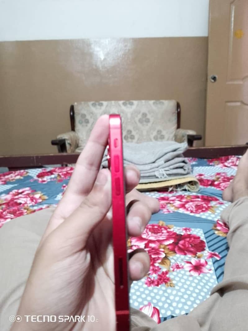 Apple iPhone 13 mini 4